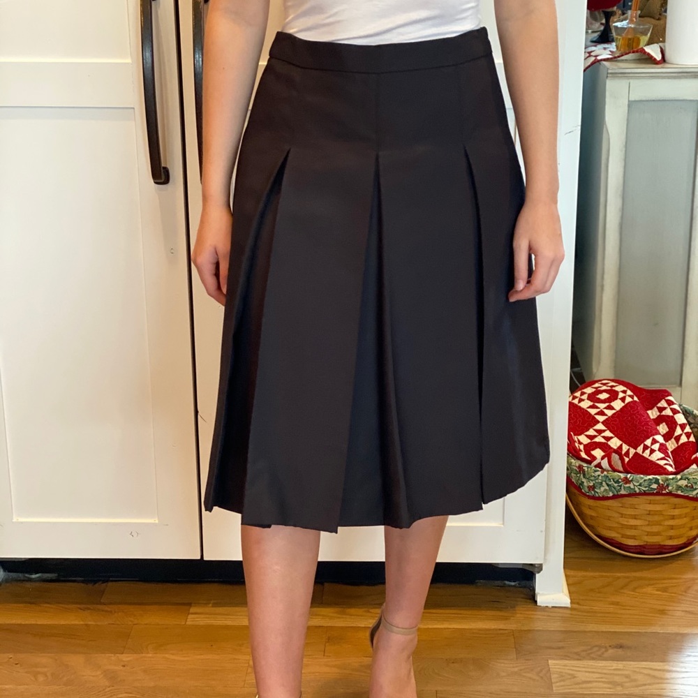 Black pleated skirt by Halogen